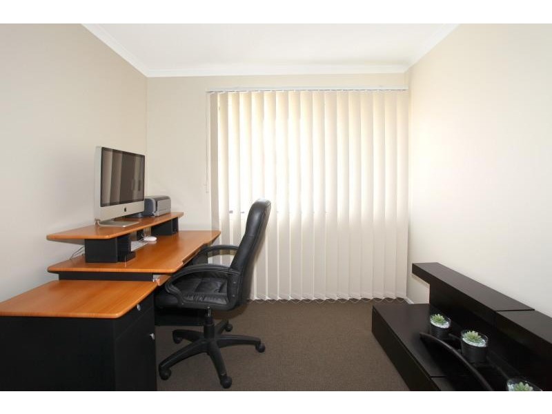 16 Cumberland Drive, Varsity Lakes QLD 4227