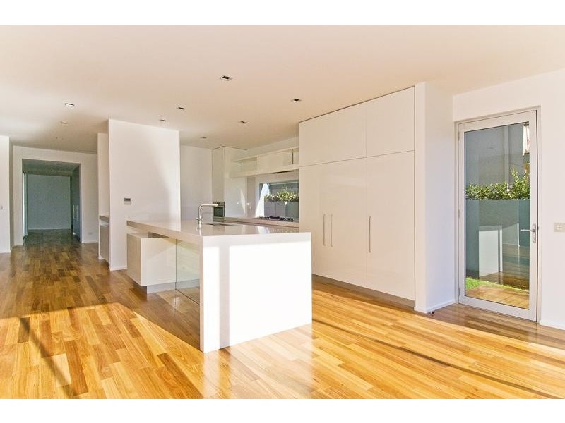 37 Martinique Way, Clear Island Waters QLD 4226