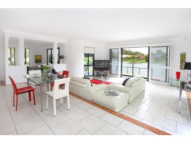 9 Malvern Place, Robina QLD 4226