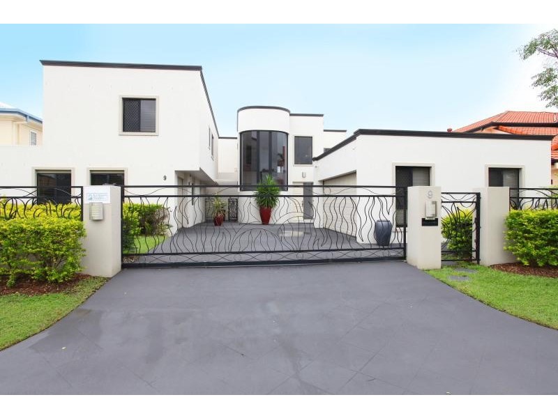 9 Malvern Place, Robina QLD 4226