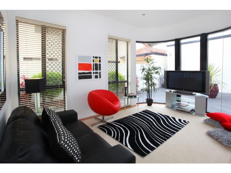 9 Malvern Place, Robina QLD 4226