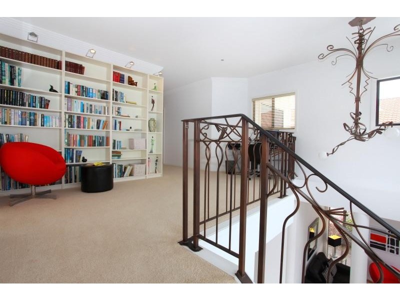 9 Malvern Place, Robina QLD 4226