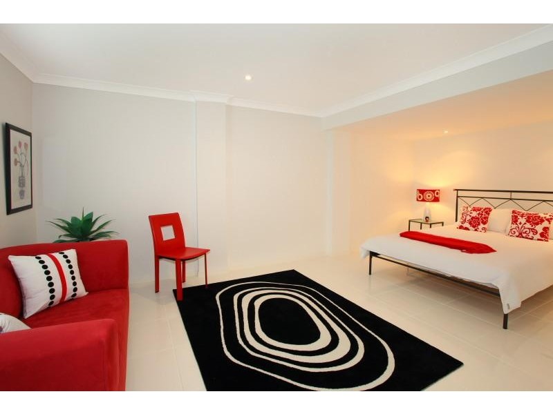 9 Malvern Place, Robina QLD 4226