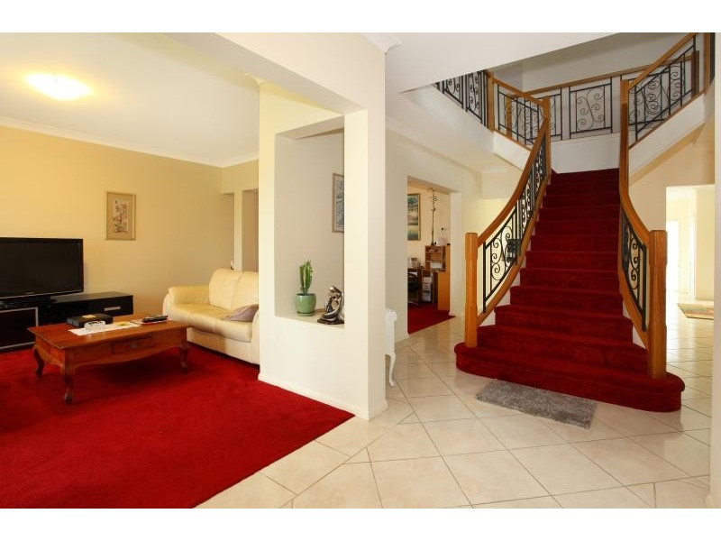 14 Waimea Drive, Varsity Lakes QLD 4227