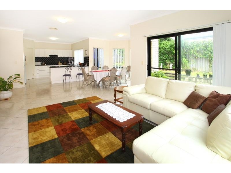 14 Waimea Drive, Varsity Lakes QLD 4227