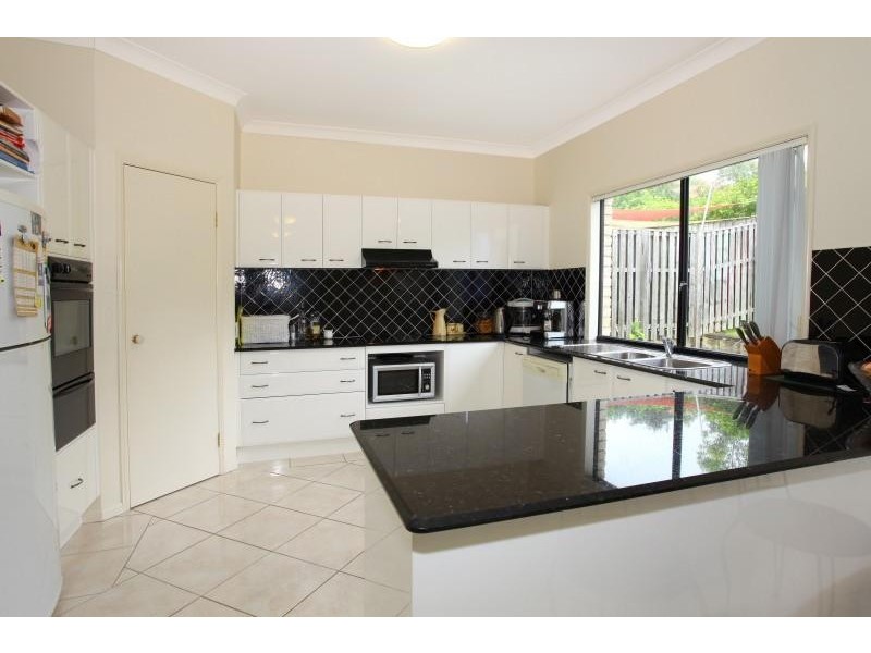 14 Waimea Drive, Varsity Lakes QLD 4227