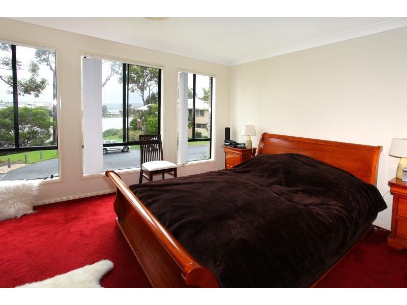 14 Waimea Drive, Varsity Lakes QLD 4227