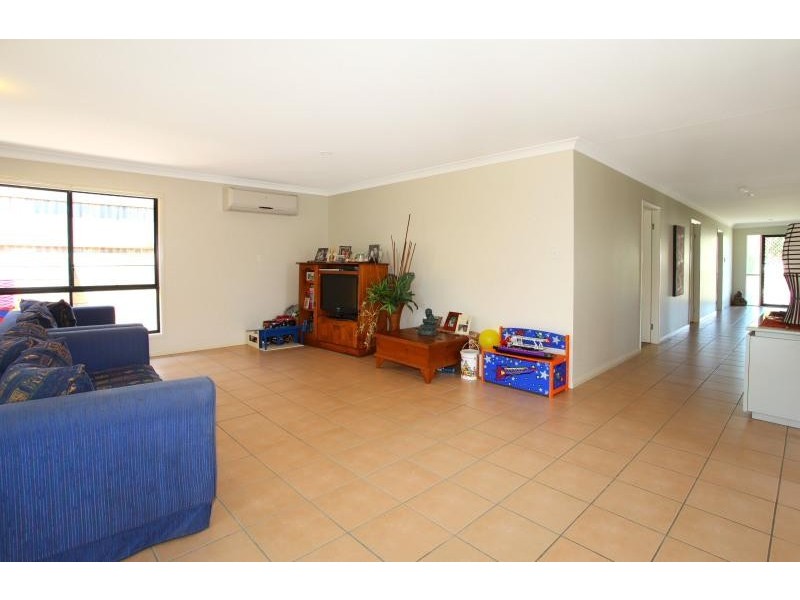 6 Currawong Crescent, Upper Coomera QLD 4209