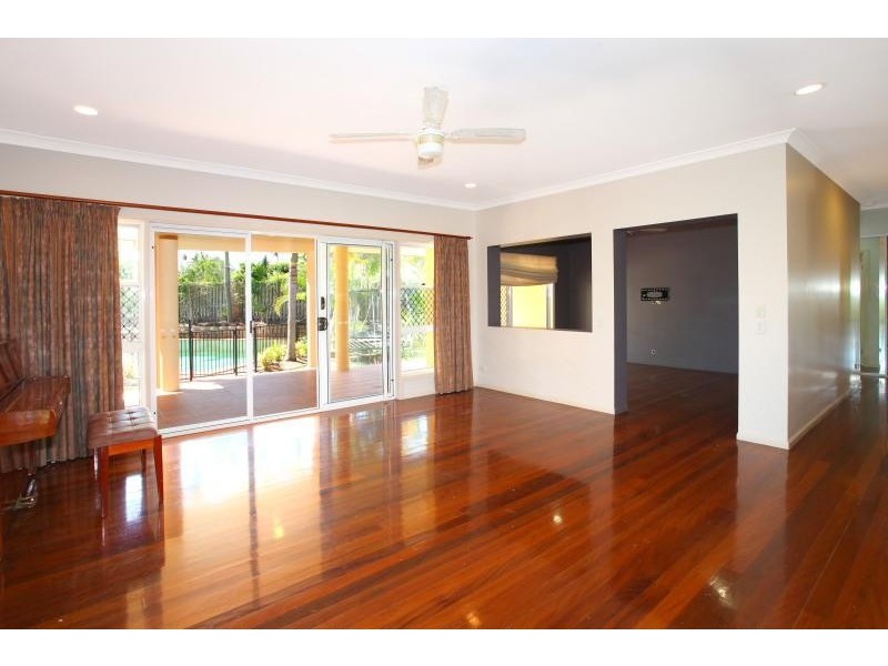 9 Edithvale Court, Robina QLD 4226