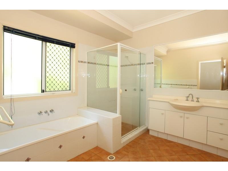 9 Edithvale Court, Robina QLD 4226