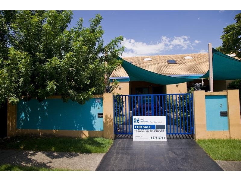 4/6 Orvieto Avenue, Mermaid Waters QLD 4218