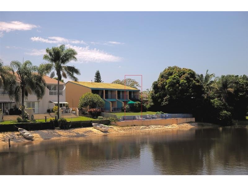 4/6 Orvieto Avenue, Mermaid Waters QLD 4218