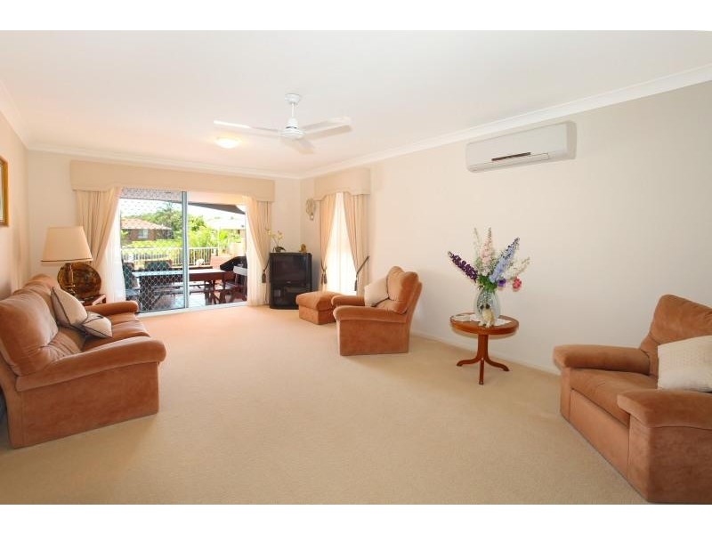 225 Markeri Street, Mermaid Waters QLD 4218