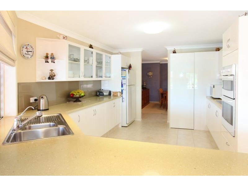 225 Markeri Street, Mermaid Waters QLD 4218