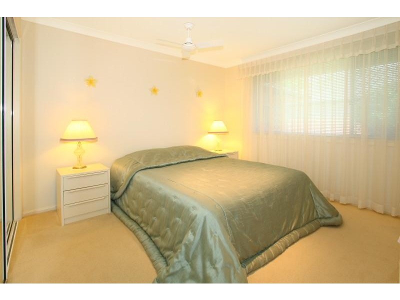 225 Markeri Street, Mermaid Waters QLD 4218