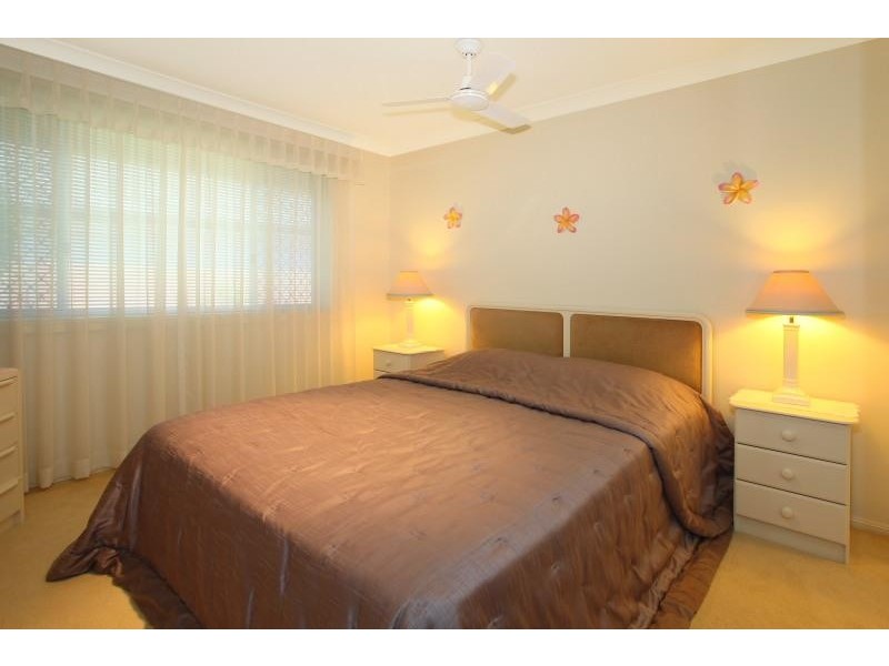 225 Markeri Street, Mermaid Waters QLD 4218