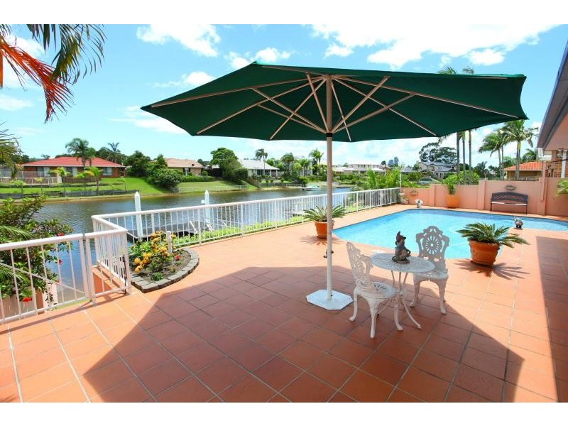 225 Markeri Street, Mermaid Waters QLD 4218