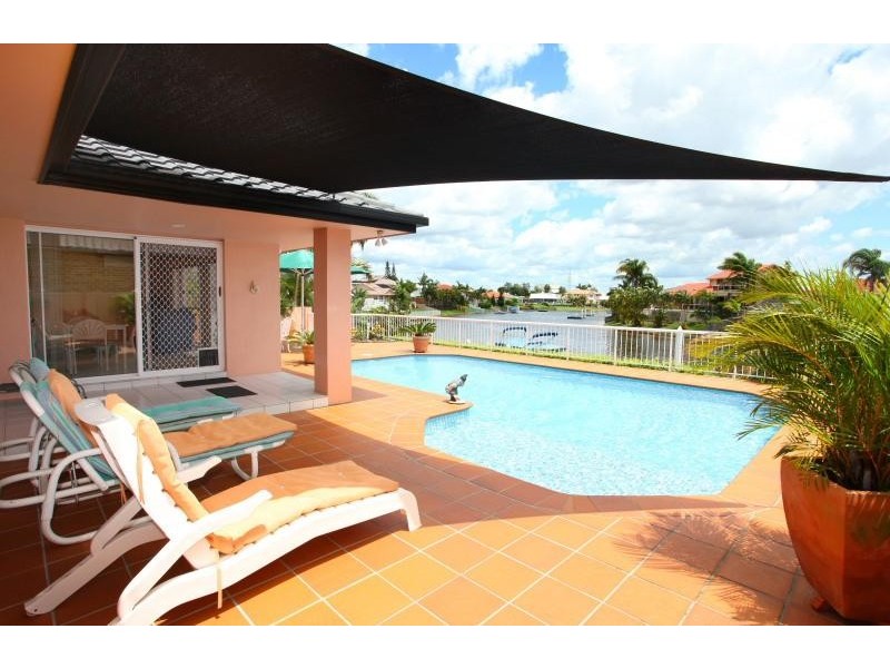 225 Markeri Street, Mermaid Waters QLD 4218