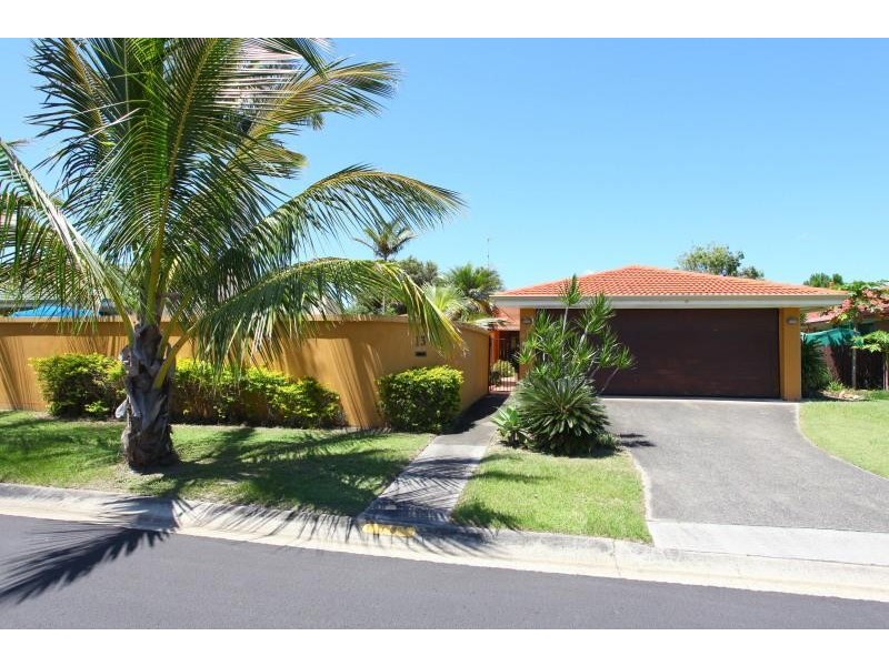 13 Sundowner Court, Mermaid Waters QLD 4218