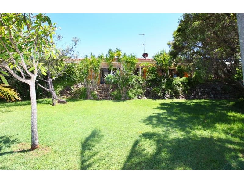 13 Sundowner Court, Mermaid Waters QLD 4218