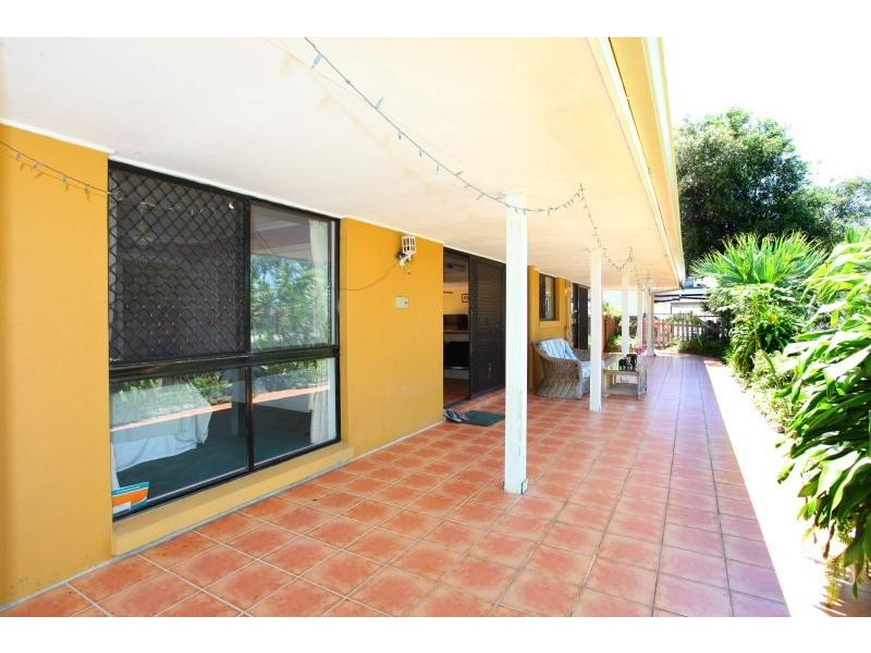 13 Sundowner Court, Mermaid Waters QLD 4218