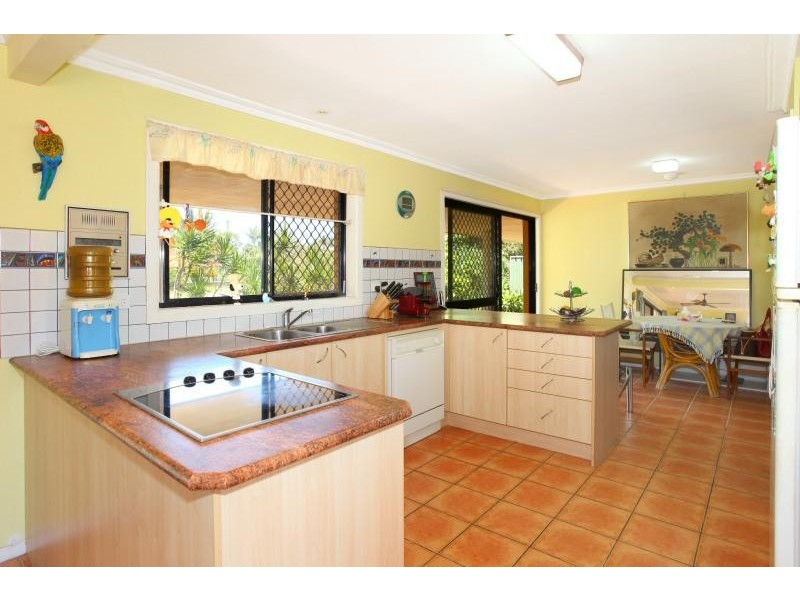 13 Sundowner Court, Mermaid Waters QLD 4218