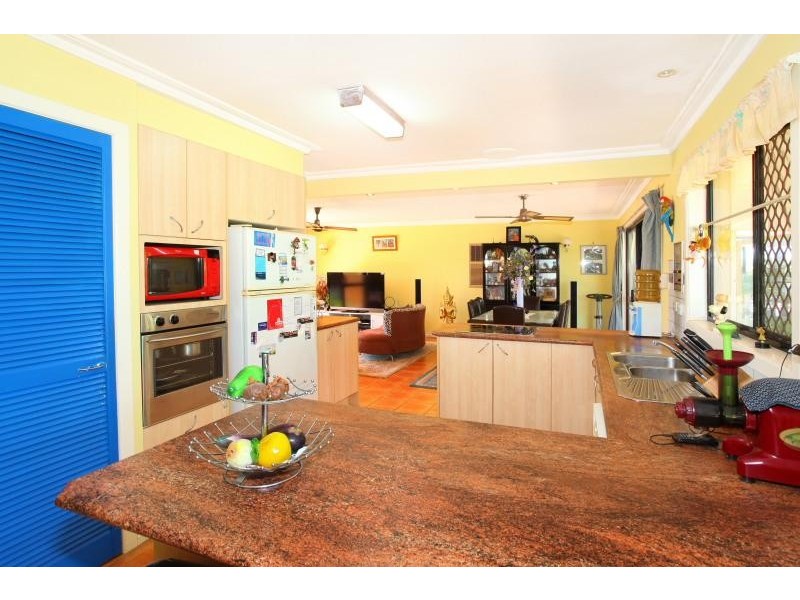 13 Sundowner Court, Mermaid Waters QLD 4218