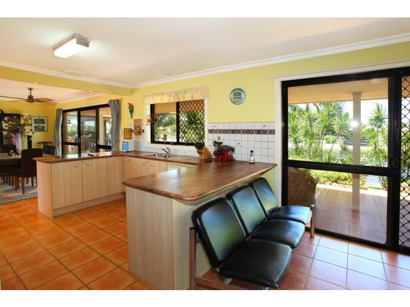 13 Sundowner Court, Mermaid Waters QLD 4218
