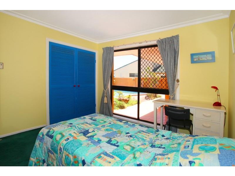 13 Sundowner Court, Mermaid Waters QLD 4218