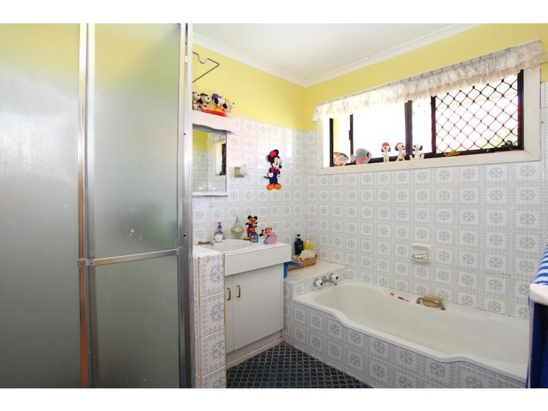 13 Sundowner Court, Mermaid Waters QLD 4218