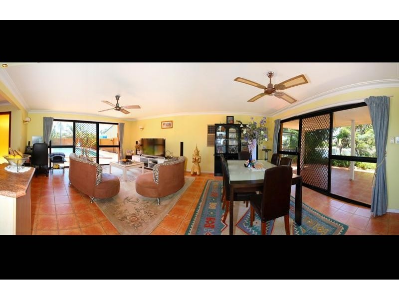 13 Sundowner Court, Mermaid Waters QLD 4218