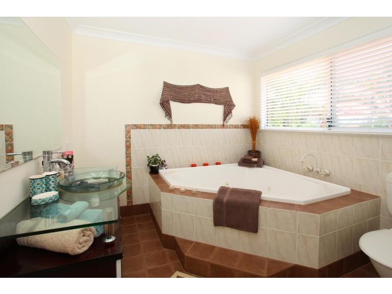 184 Port Jackson Boulevard, Clear Island Waters QLD 4226