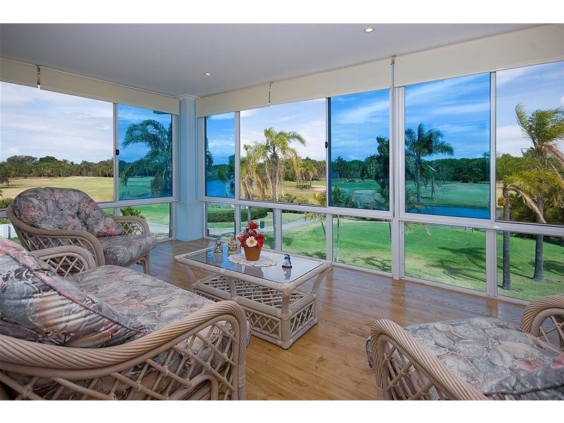 10 Meadowview Drive, Carrara QLD 4211