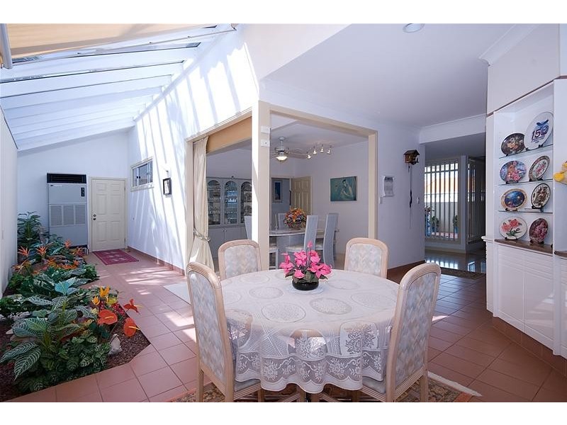 10 Meadowview Drive, Carrara QLD 4211