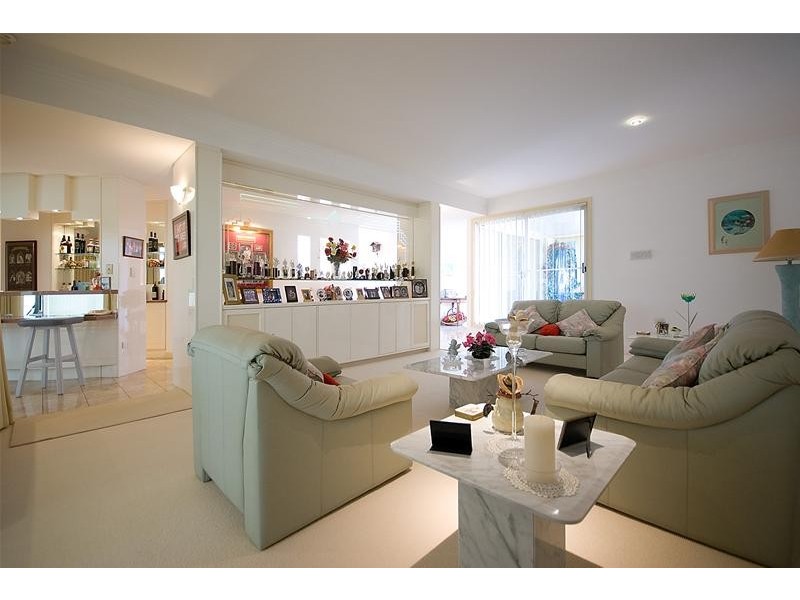 10 Meadowview Drive, Carrara QLD 4211