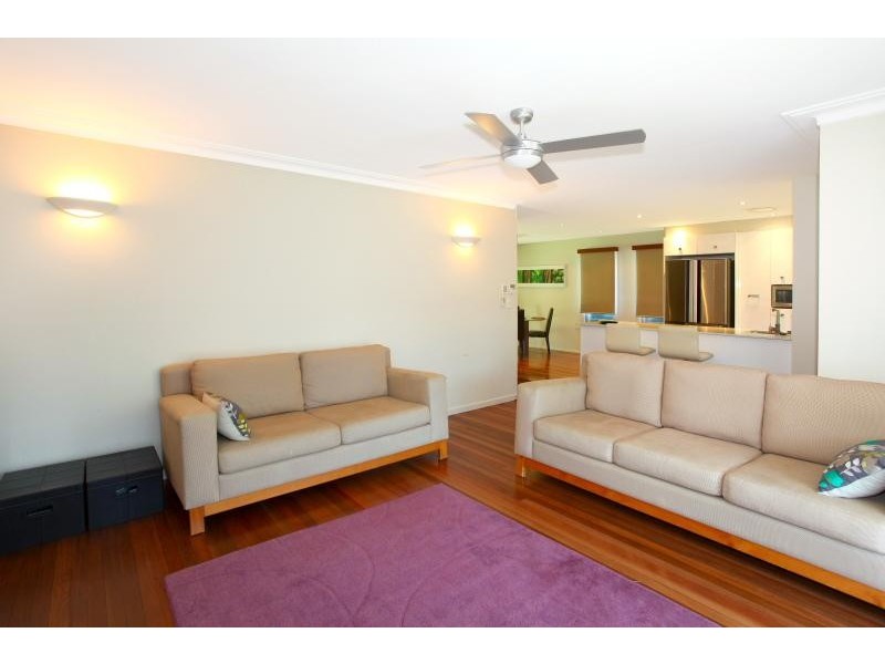 11 Tawarri Crescent, Burleigh Heads QLD 4220