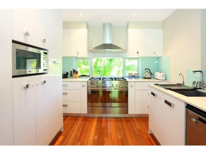 11 Tawarri Crescent, Burleigh Heads QLD 4220