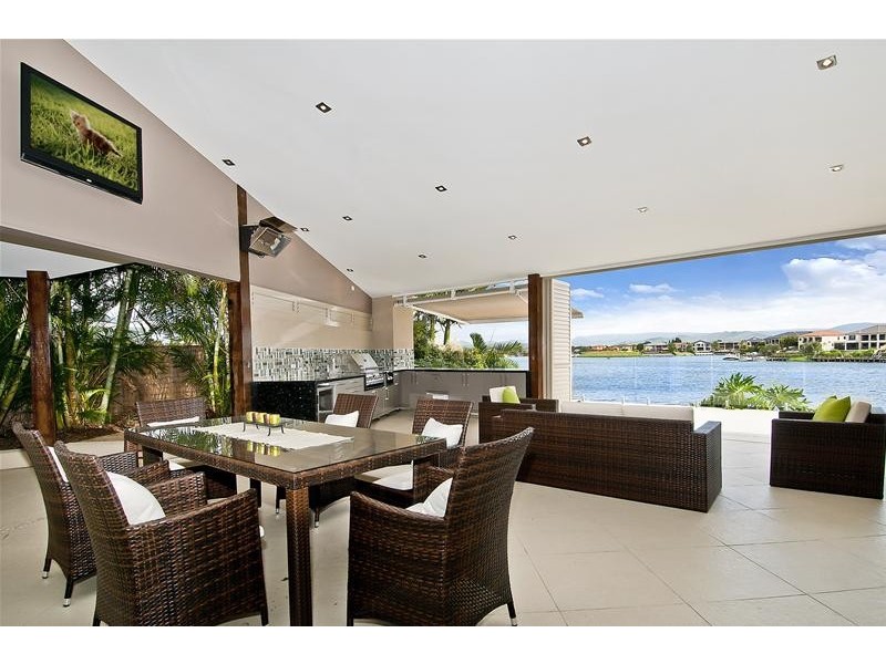 114 Port Jackson Boulevard, Clear Island Waters QLD 4226