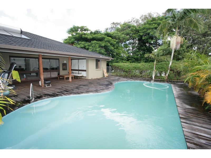 47 Fairway Drive, Clear Island Waters QLD 4226