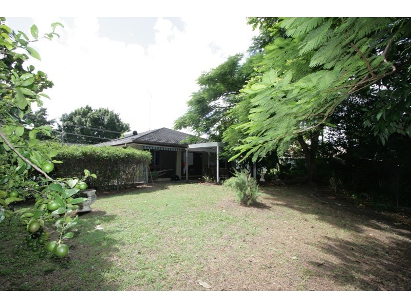 47 Fairway Drive, Clear Island Waters QLD 4226