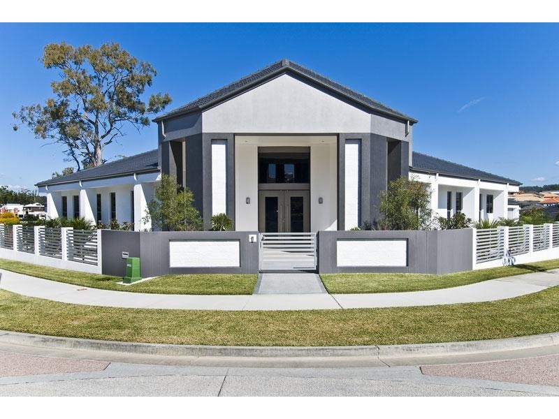 27 Azzura Drive, Varsity Lakes QLD 4227