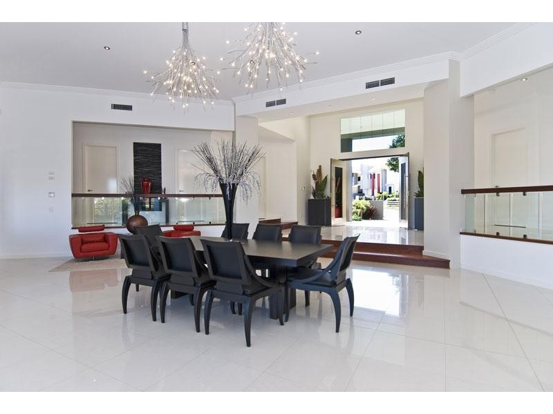 27 Azzura Drive, Varsity Lakes QLD 4227