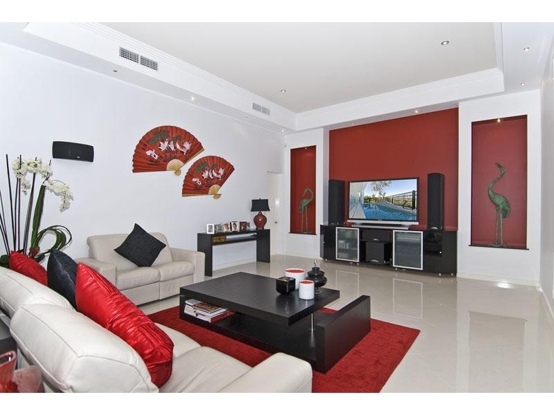 27 Azzura Drive, Varsity Lakes QLD 4227