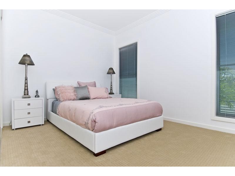 27 Azzura Drive, Varsity Lakes QLD 4227