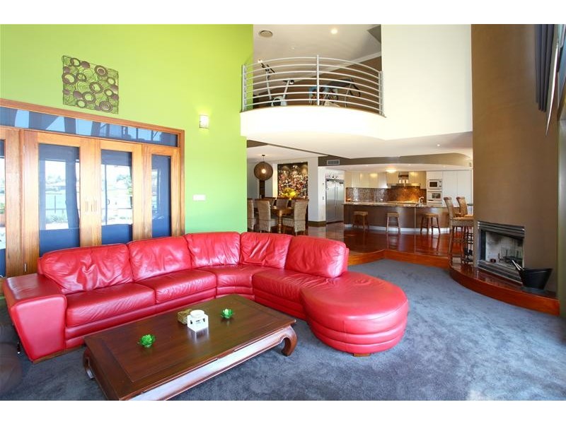 25 Montevideo Drive, Clear Island Waters QLD 4226