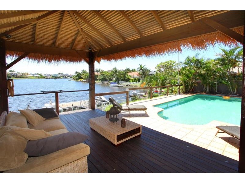 25 Montevideo Drive, Clear Island Waters QLD 4226