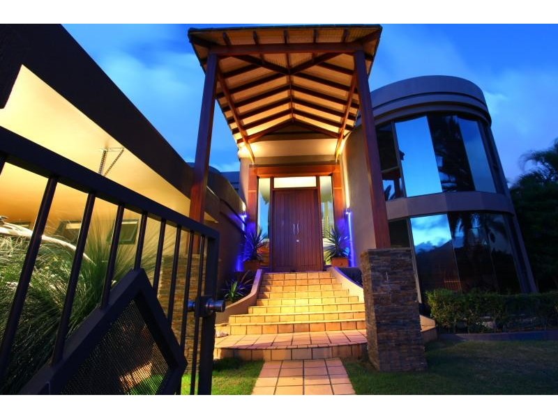 25 Montevideo Drive, Clear Island Waters QLD 4226