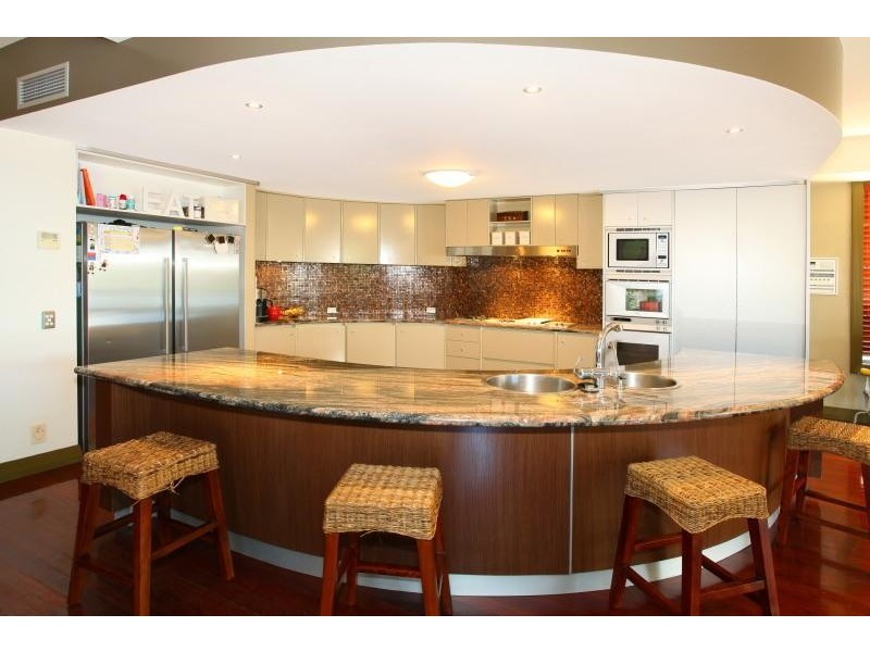 25 Montevideo Drive, Clear Island Waters QLD 4226