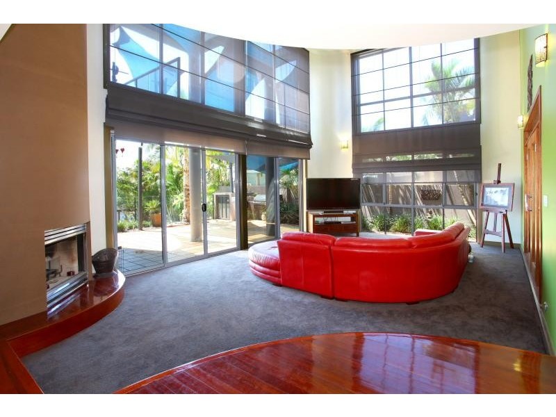 25 Montevideo Drive, Clear Island Waters QLD 4226