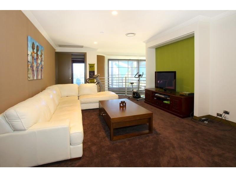 25 Montevideo Drive, Clear Island Waters QLD 4226